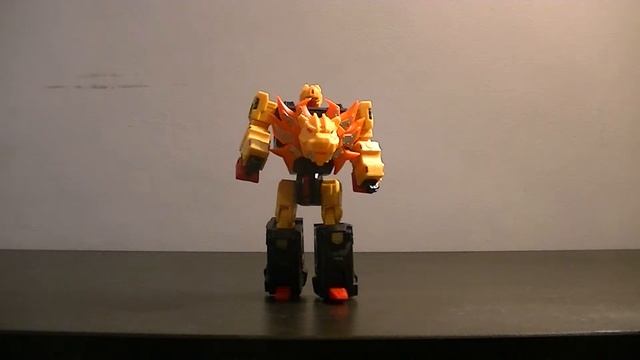 Peteman Reviews Unique Toys Sharpclaw aka Transformers Razorclaw