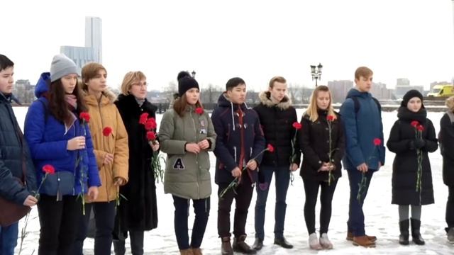 Патриотическая акция "Памяти павших будем достойны" смотреть онлайн