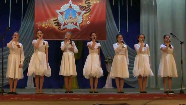 Что такое День Победы. Исп. ансамбль Большая перемена (Мучкап).mp4 смотреть онлайн
