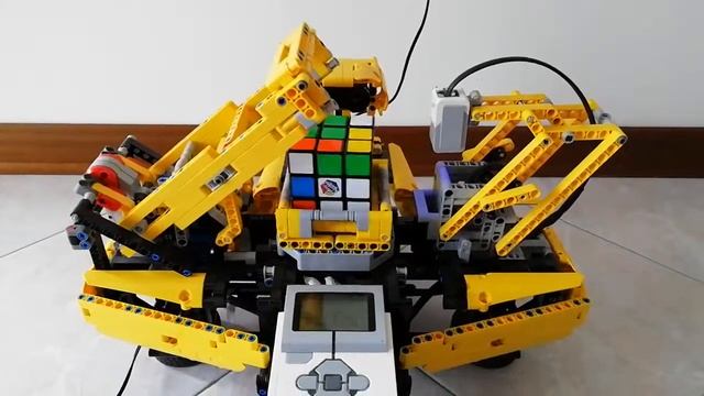 LEGO ev3 Rubik solver смотреть онлайн