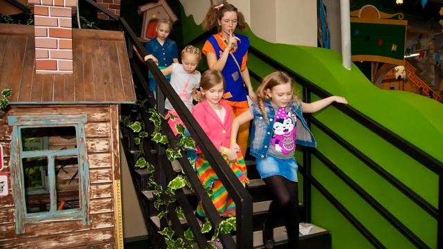 День Рождения в СКАЗКИНОМ ДОМЕ смотреть онлайн