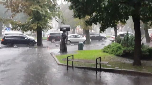 Львов под дождем смотреть онлайн