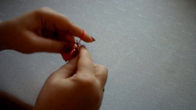 Красивый, простой узор спицами с перекидыванием петельки смотреть онлайн