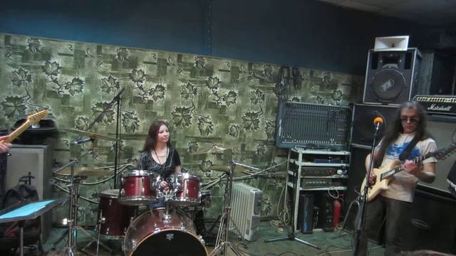 Eindhoven - Флаг (Машина времени cover) + Could We Start Again, Please (Jesus Christ Superstar) смотреть онлайн