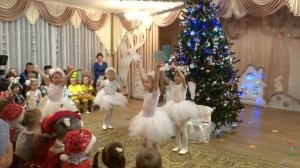 Танец снежинок "Снежный вальс" автор Л.Некрасова