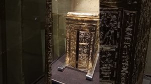 Маска Фараона в музее