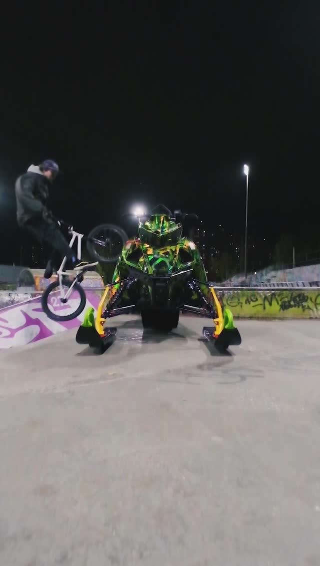 СНЕГОХОД И BMX
