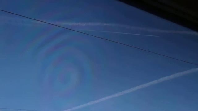 (something strange in the air) Заснял что-то странное в небе смотреть онлайн