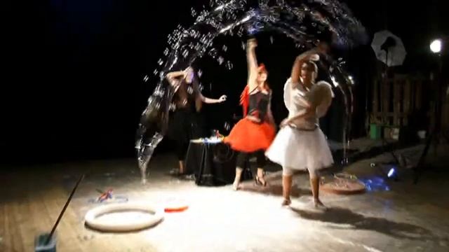 ШОУ МЫЛЬНЫХ ПУЗЫРЕЙ смотреть онлайн