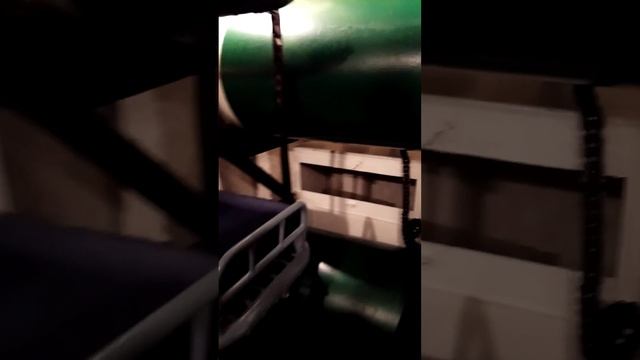 Подводная лодка для экскурсий, торпедный отсек смотреть онлайн