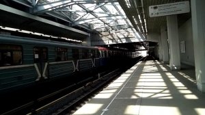 Поезд «Номерной» на станции «Технопарк». 11 апреля 2021. 3