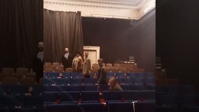 До вистави 10 хвилин "Сатирикон" смотреть онлайн