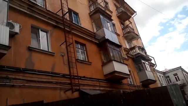 Атмосфера старого двора проспект Дмитрия Яворницкого - Atmosphere of the old courtyard смотреть онлайн