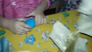 (((***Девочка Варвара открывает волшебные мешочки***)))