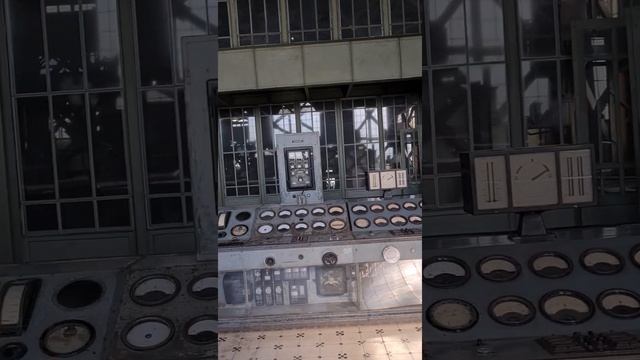 турецкийсквонч неконтент  музей энергии в Стамбуле