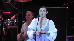 Елена Ваенга-перед Курю-Москва-Меридиан-20.06.2013