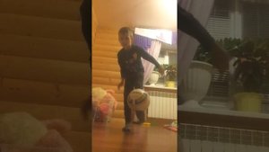 Поймать мяч ногой