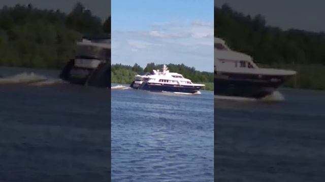 Яхта на реке Ока около Касимова. смотреть онлайн