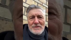 Актер Стас Боклан к русским Ваша армия и солдаты уб вают нас думайте и усомнитесь в своей правот