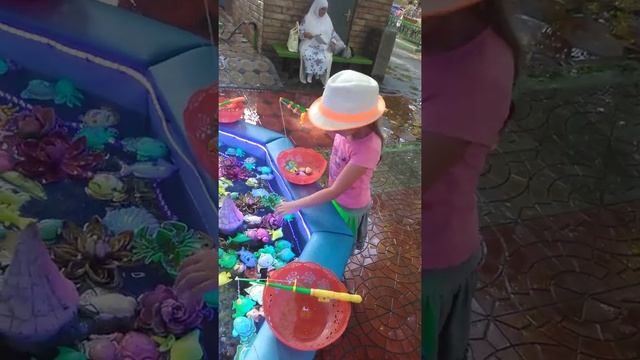 Ловить рыбу любят не только мужчины! смотреть онлайн