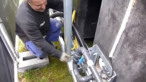 Alpha Mielec Работник на производстве биотуалетов