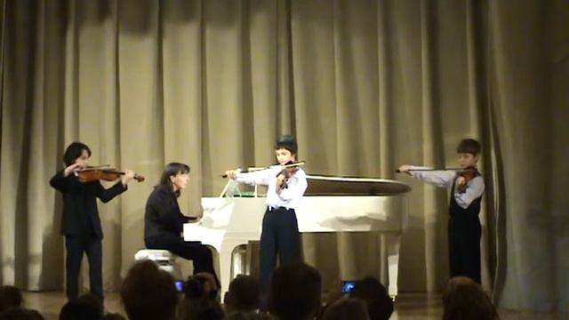 Отчетный концерт ДМШ18. Фролов И. - Сувенир "Шутка" смотреть онлайн