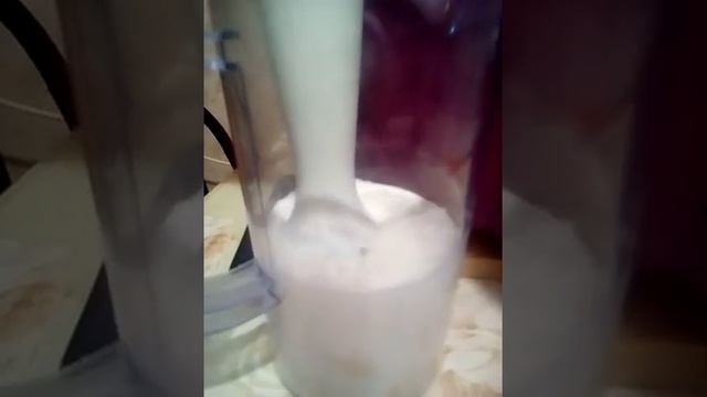 Желейный Медведь Тёма сделал коктейль из мороженого и банана смотреть онлайн