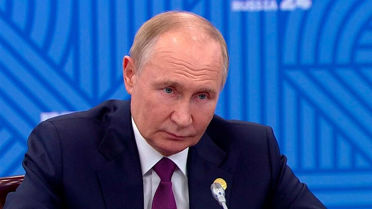 Двусторонние переговоры В. Путина на саммите БРИКС продолжились после итоговой пресс-конференции.