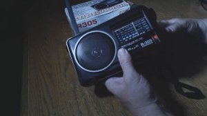 Let's look at the Tecsun R305 radio.