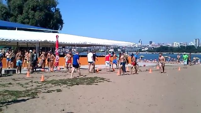 Копия видео "Перетягивание каната на пляже Наутилус" смотреть онлайн