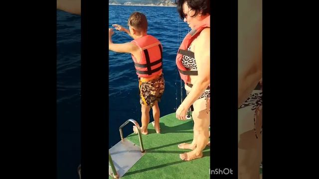 Выход в открытое море с купанием в Анапе