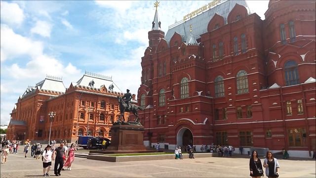 Прогулки по Москве. Красная, Манежная площади. Александровский сад. Памятник Жукову. Фонтан Церетел