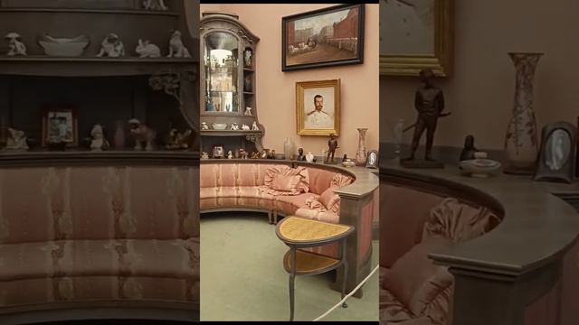 Царские Дворцы Питера