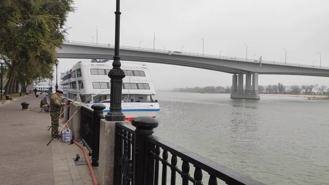 На набережной в Ростове на Дону смотреть онлайн