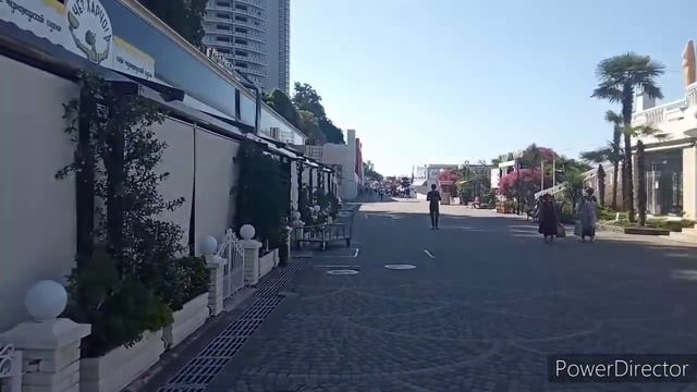 Сочи. Библиотека, пляж, защитник города.