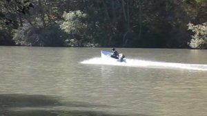 Самодельная лодка из фанеры первый раз под мотором 5 л.с.