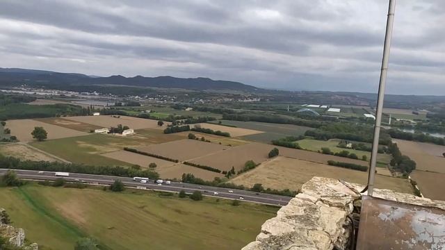 Крепость 10 века в Морнасе Франция часть 1 смотреть онлайн