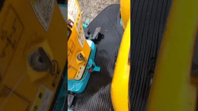 Видео осмотр спецтехники на аукционе в Японии.