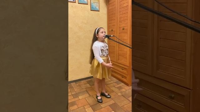 "Скоро Новый Год" - Перфильева Вера Владимировна, 7 лет, г. Луганск смотреть онлайн