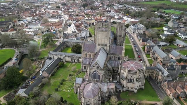 Wells Cathedral Orbit - DJI Mini 3 Pro смотреть онлайн