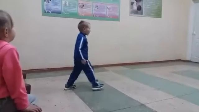 Веселье перед прививкой........они еще ни о чем не догадывались!!! смотреть онлайн