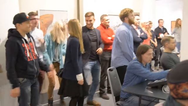 кусочек весёлого дэнса в музее от наших дорогих STEKLOВOЛOKНО смотреть онлайн