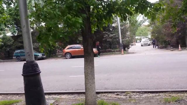 Алматы, Мира Абая, подул ветер. смотреть онлайн