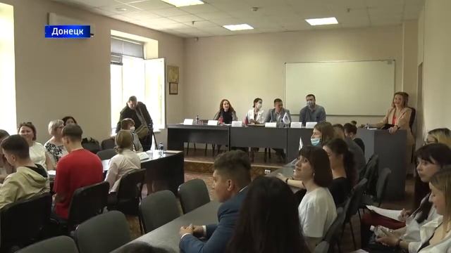 В ДонНУ обсудили новые стратегии развития с коллегами из РФ смотреть онлайн