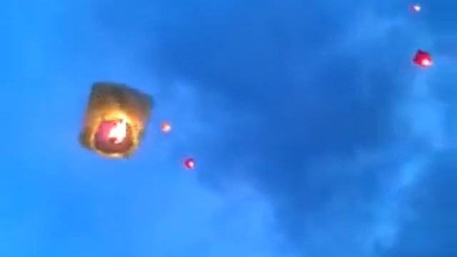 Запуск воздушных фонариков 2.3gp смотреть онлайн