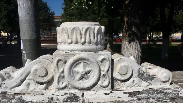 Сквер на Театральной площади - город Киров.