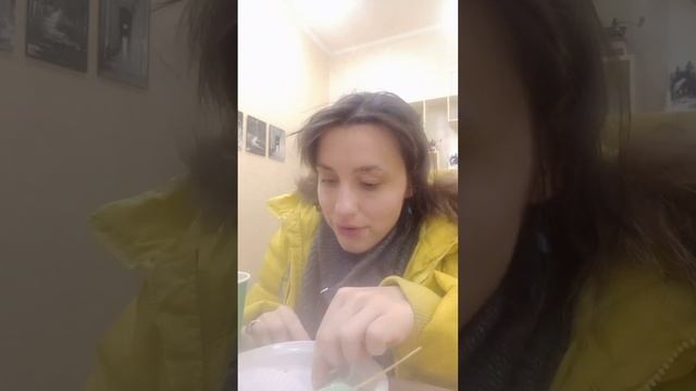 После театра зашли в бисквит рум! Общение с папой смотреть онлайн