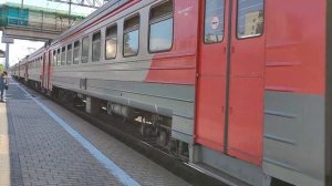 Электропоезд ЭД4М-0327 прибывает на станцию Сеятель