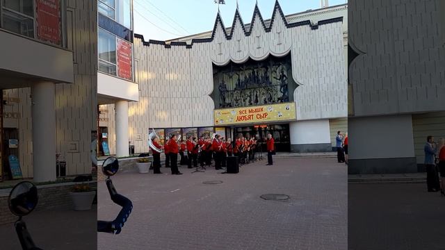 Воскресный концерт, возле детского театра. смотреть онлайн
