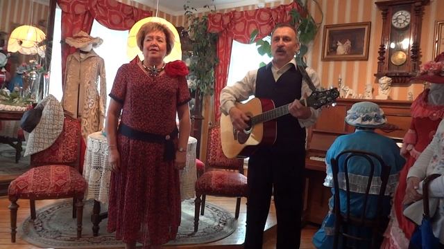 Е. ЮРЬЕВ -  В ЛУННОМ СИЯНИИ -  АНСАМЛЬ "РУССКИЕ ВЕЧЕРА" смотреть онлайн